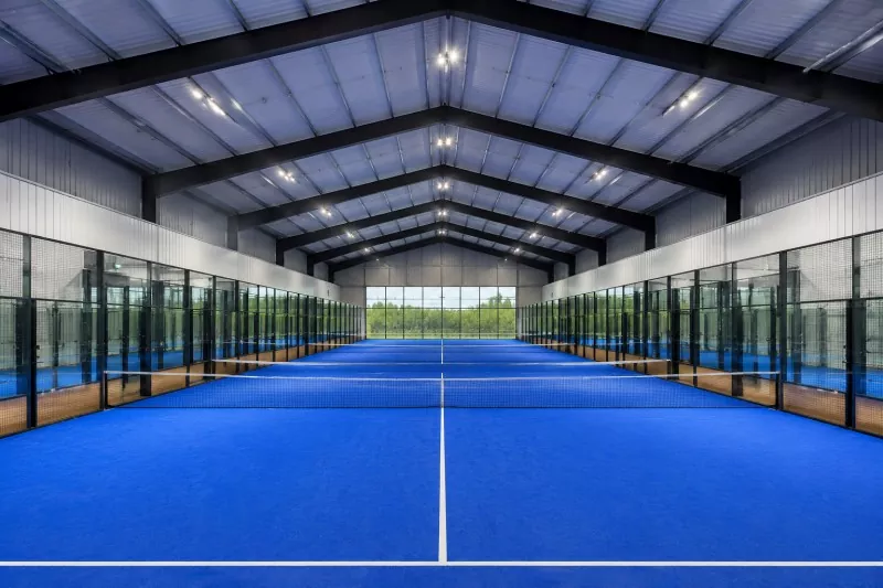 Ƙarfe Frame na cikin gida Padel Kotun Gina